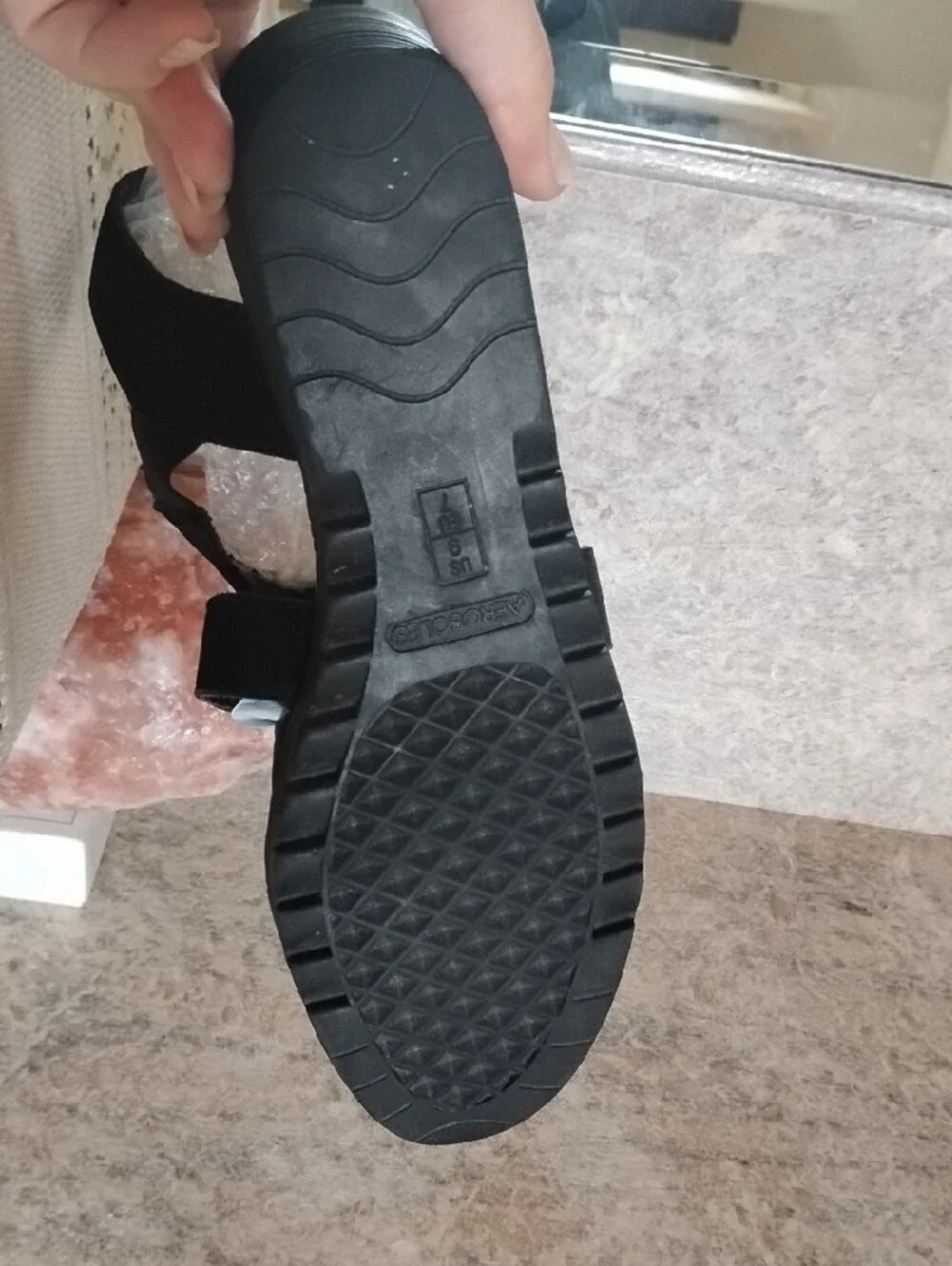 AEROSOLES classic black